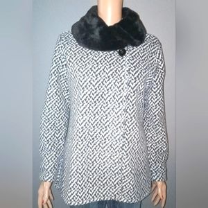 ELLEN REYES fleece lined, faux fur collar shaget/overcoat. Sz P/S. EUC!